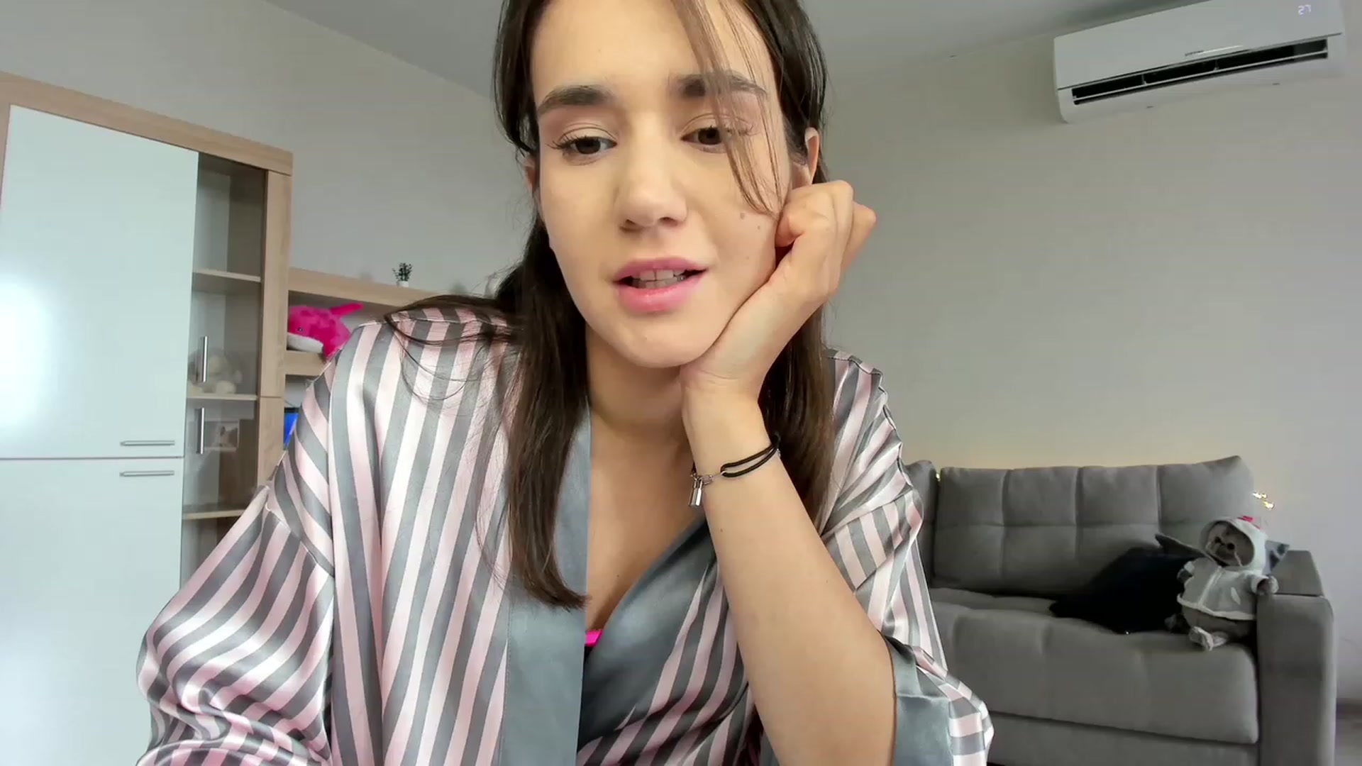 Gallery image thumbnail from Ellies_Smile's myfreecams stream on, 07/10/2023, 10:02 image 13 of 20