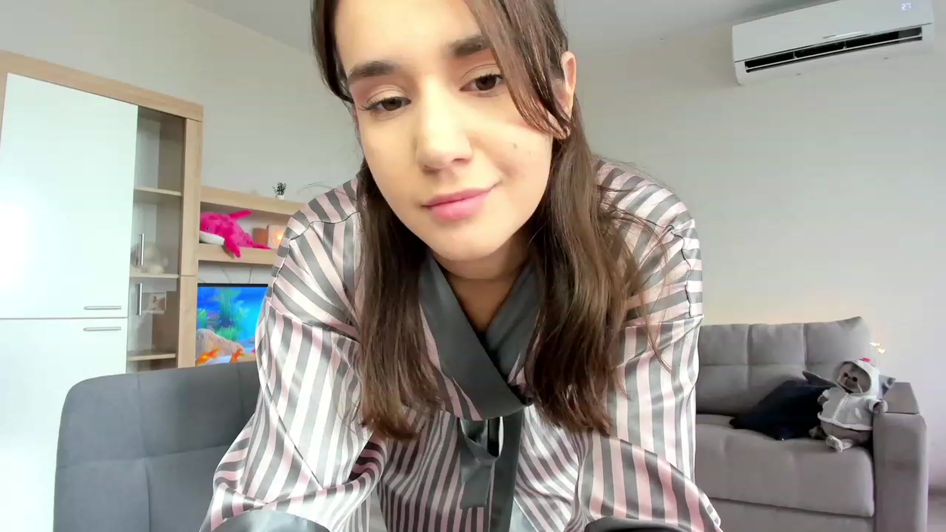 Gallery image thumbnail from Ellies_Smile's myfreecams stream on, 07/10/2023, 10:02 image 6 of 20