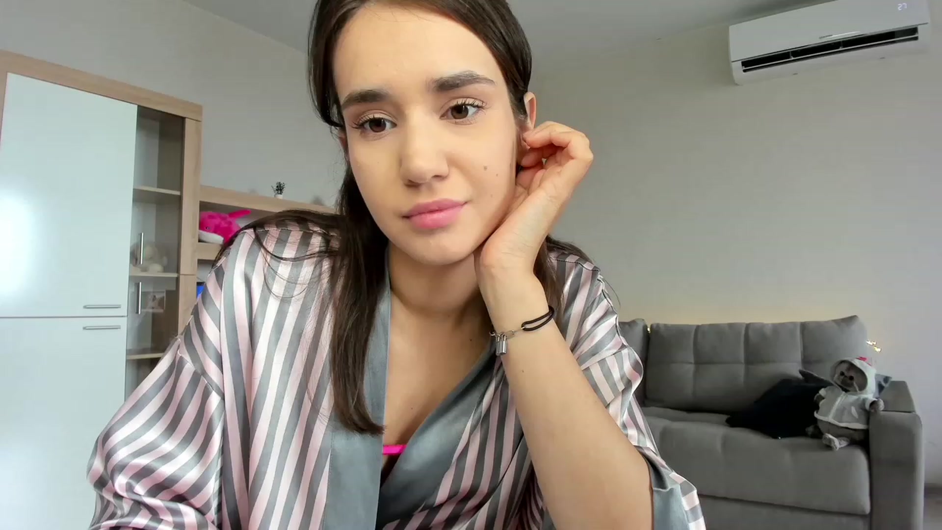 Gallery image thumbnail from Ellies_Smile's myfreecams stream on, 07/10/2023, 10:02 image 14 of 20