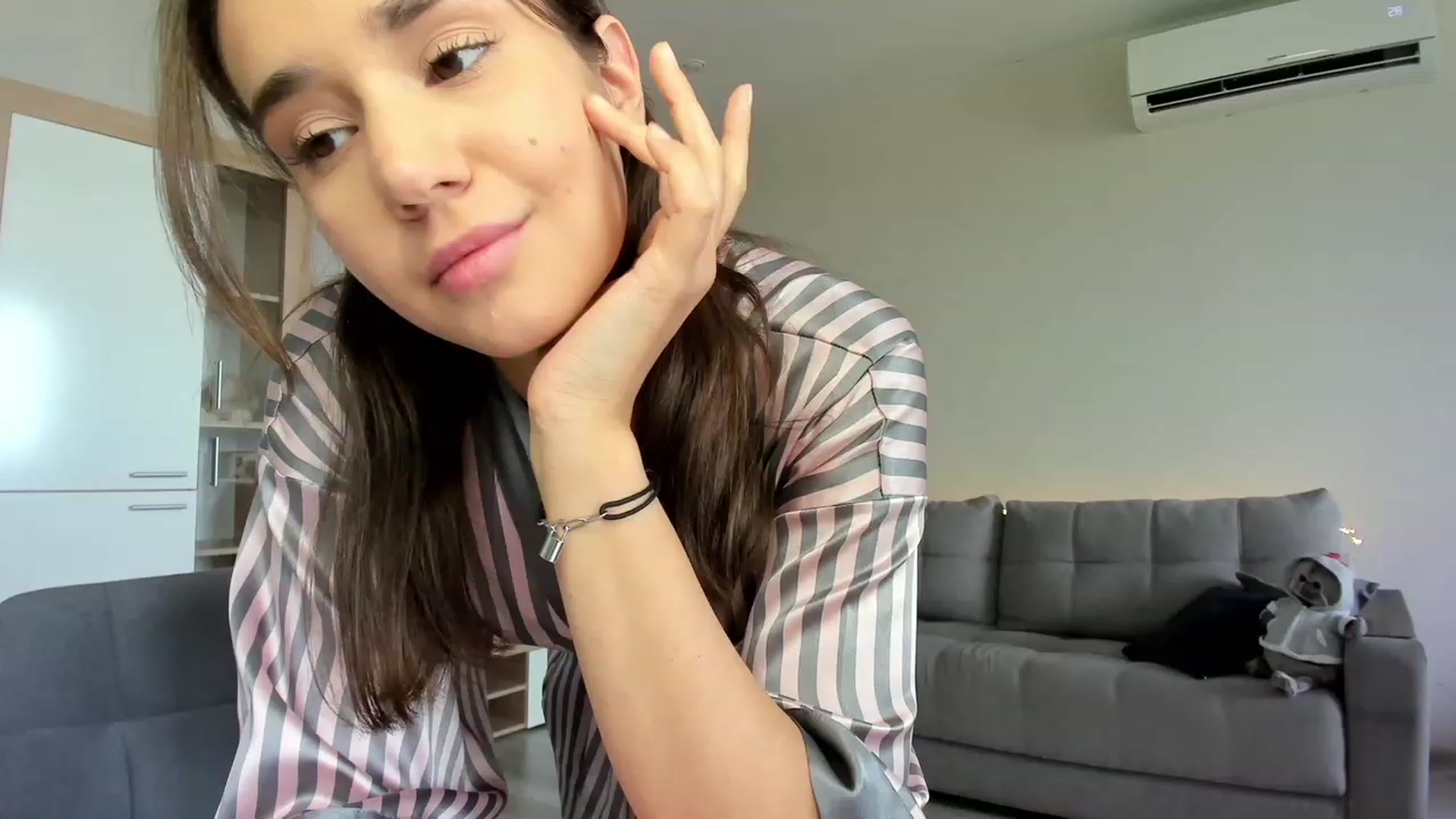 Gallery image thumbnail from Ellies_Smile's myfreecams stream on, 07/10/2023, 12:04 image 2 of 20