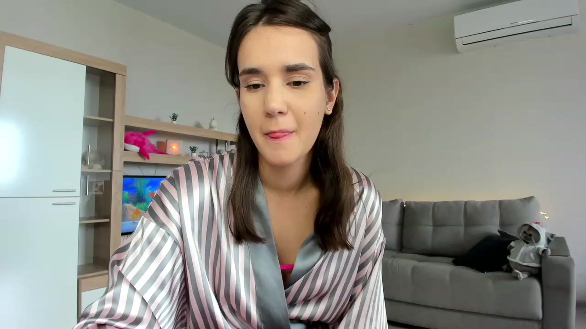 Gallery image thumbnail from Ellies_Smile's myfreecams stream on, 07/10/2023, 12:04 image 17 of 20