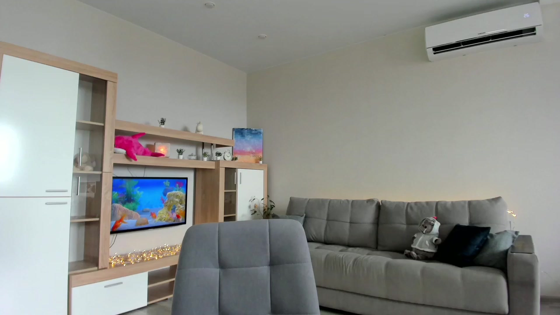 Gallery image thumbnail from Ellies_Smile's myfreecams stream on, 07/21/2023, 07:35 image 13 of 20