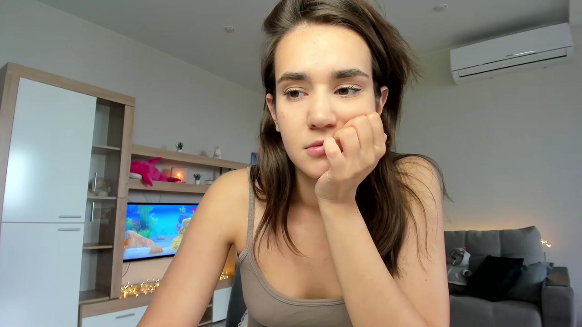 Gallery image thumbnail from Ellies_Smile's myfreecams stream on, 07/21/2023, 09:18 image 2 of 20