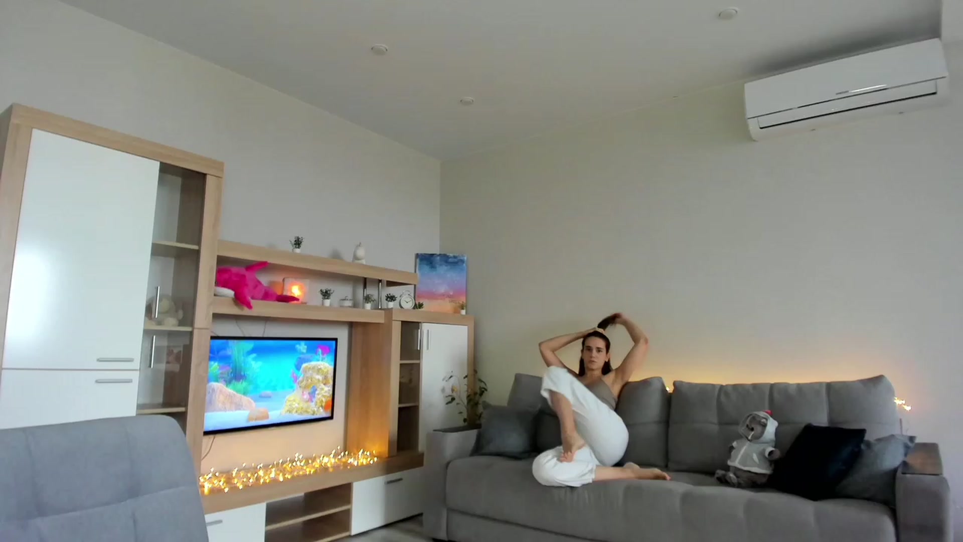 Gallery image thumbnail from Ellies_Smile's myfreecams stream on, 07/21/2023, 09:18 image 5 of 20
