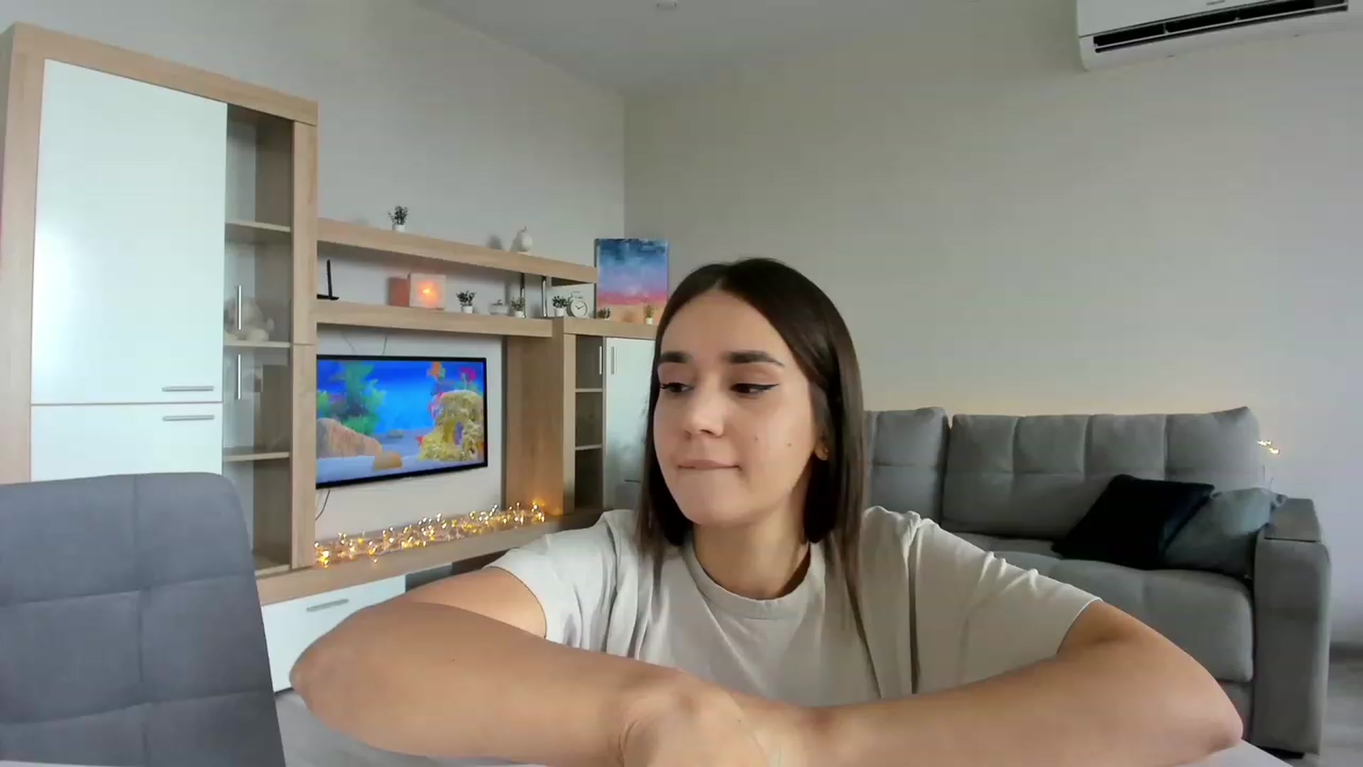Gallery image thumbnail from Ellies_Smile's myfreecams stream on, 07/31/2023, 09:28 image 10 of 20