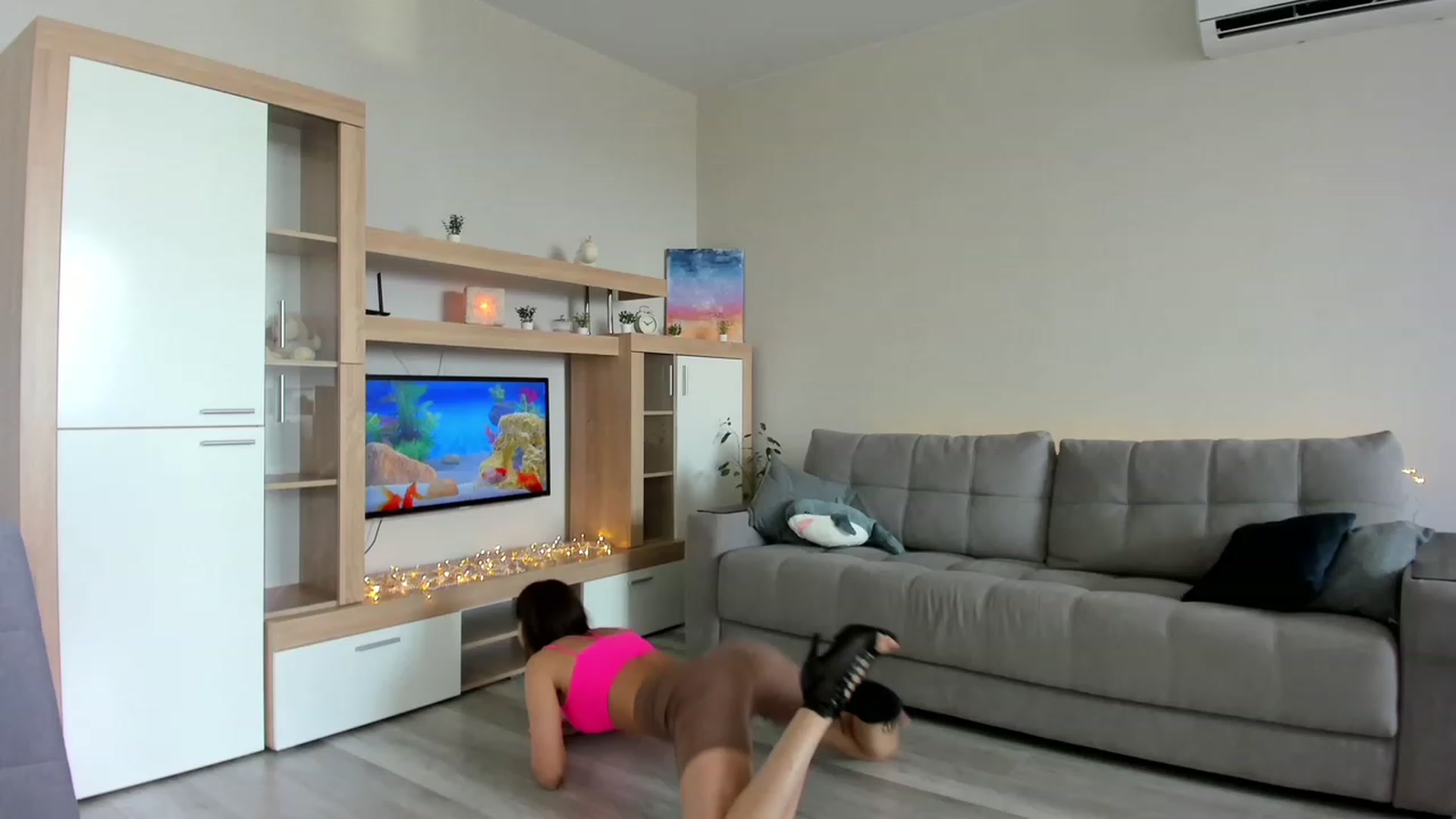 Gallery image thumbnail from Ellies_Smile's myfreecams stream on, 07/31/2023, 09:28 image 15 of 20