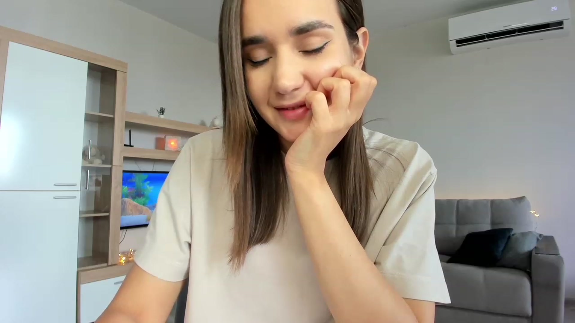 Gallery image thumbnail from Ellies_Smile's myfreecams stream on, 07/31/2023, 11:15 image 5 of 20