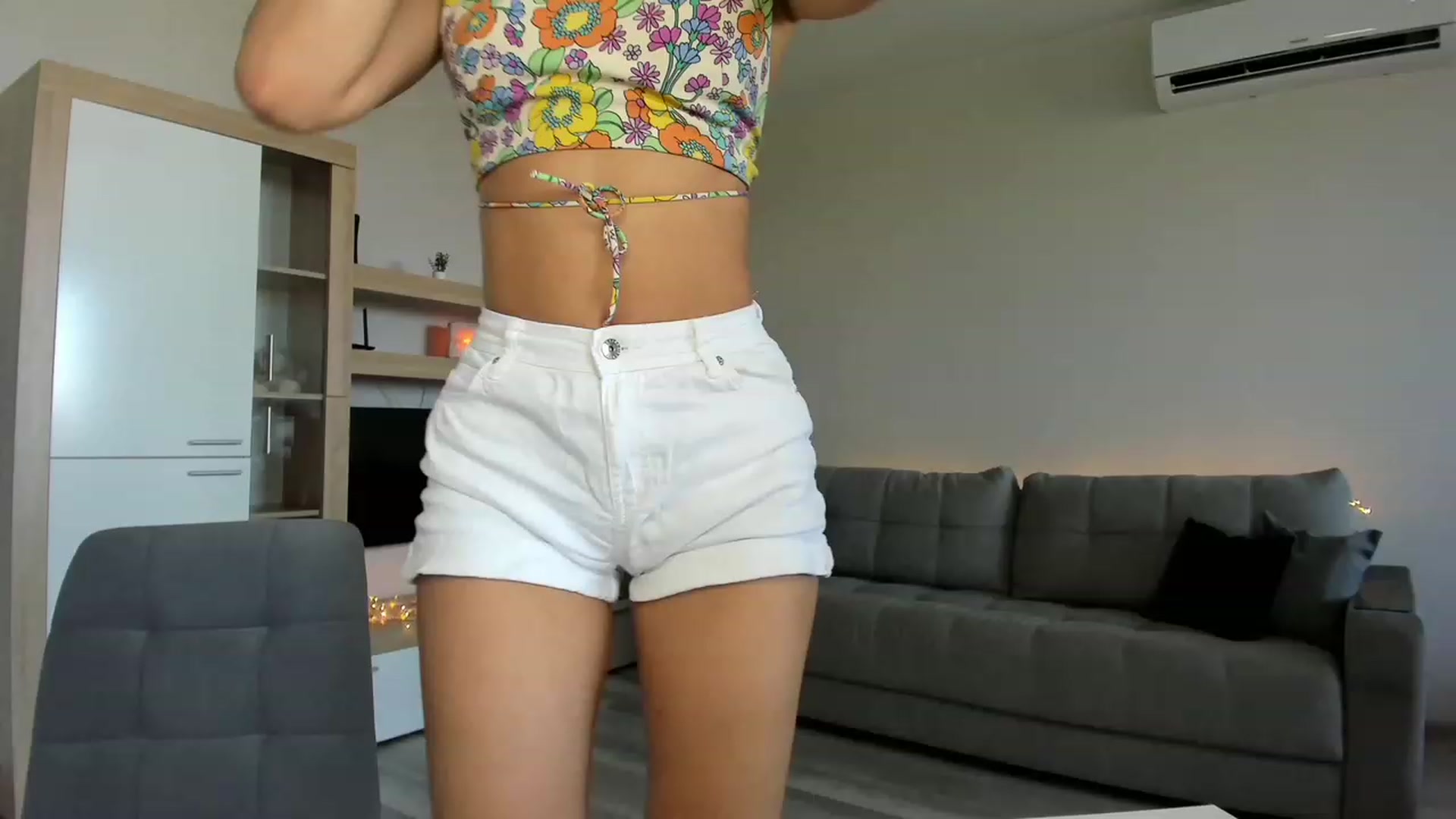 Gallery image thumbnail from Ellies_Smile's myfreecams stream on, 08/07/2023, 11:35 image 14 of 20