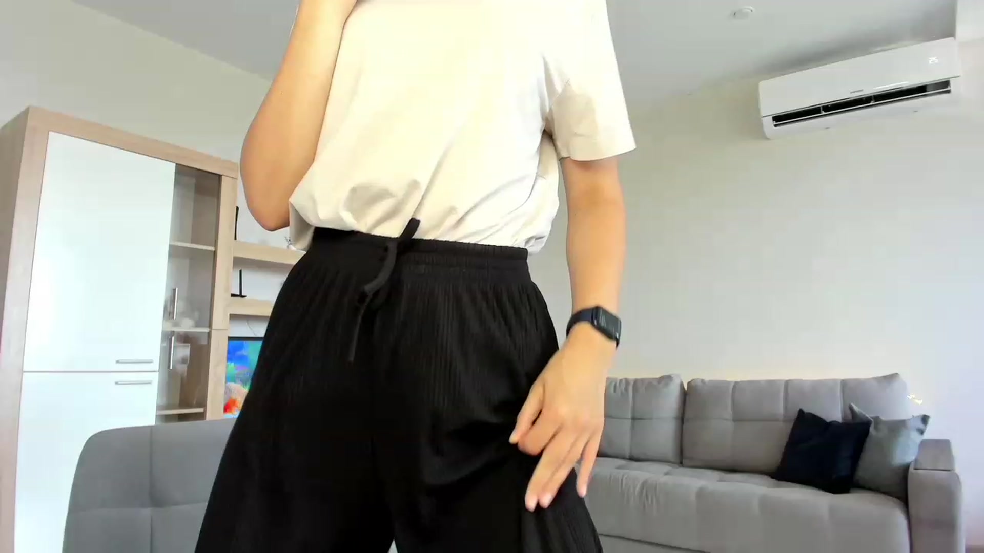 Gallery image thumbnail from Ellies_Smile's myfreecams stream on, 08/10/2023, 09:19 image 20 of 20