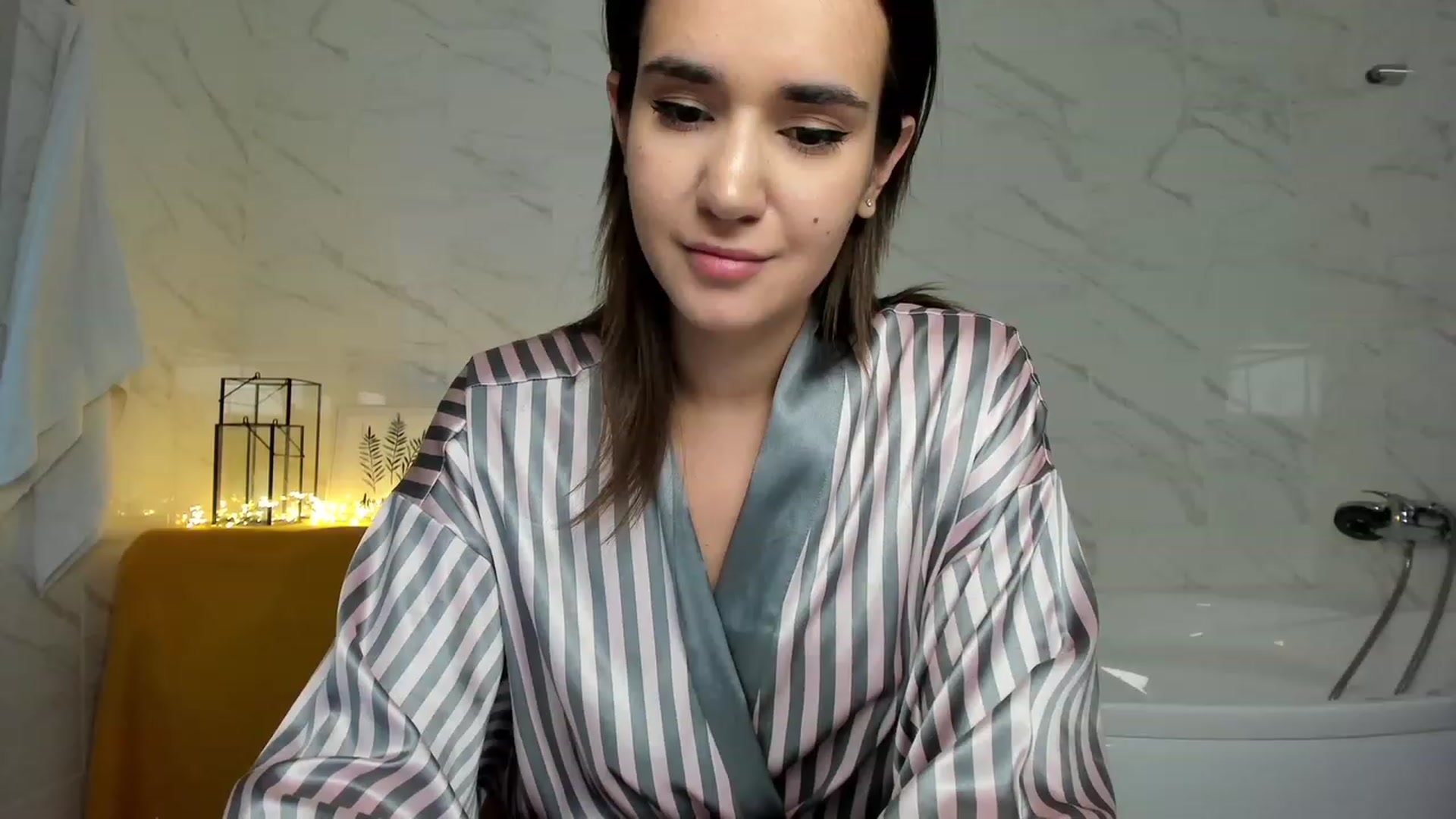 Gallery image thumbnail from Ellies_Smile's myfreecams stream on, 08/11/2023, 11:17 image 19 of 20