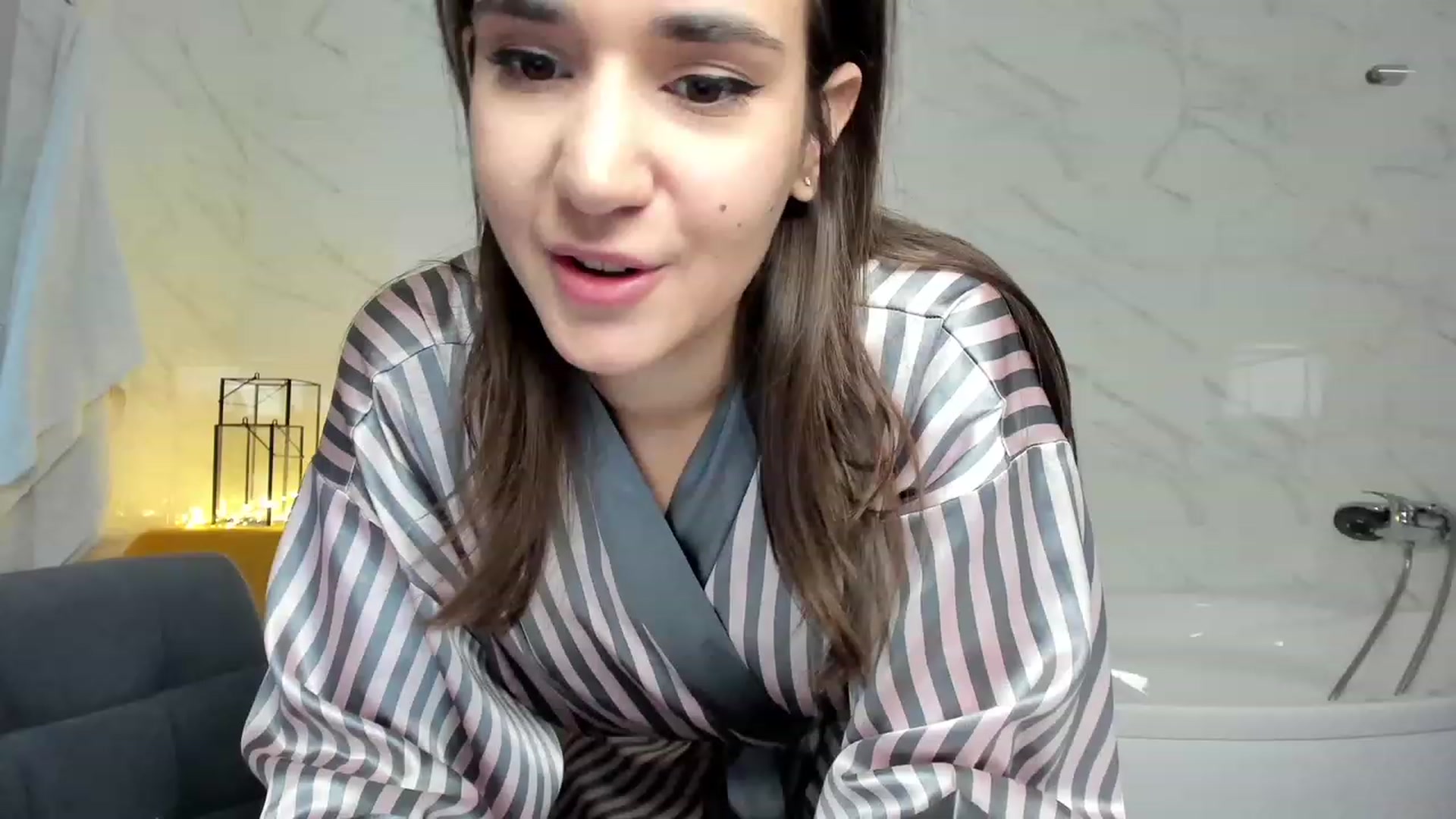 Gallery image thumbnail from Ellies_Smile's myfreecams stream on, 08/11/2023, 11:17 image 11 of 20