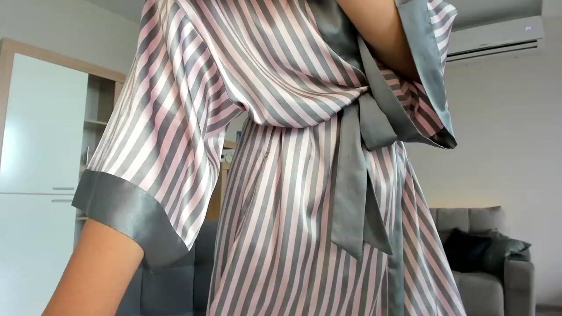 Gallery image thumbnail from Ellies_Smile's myfreecams stream on, 08/28/2023, 11:18 image 5 of 20
