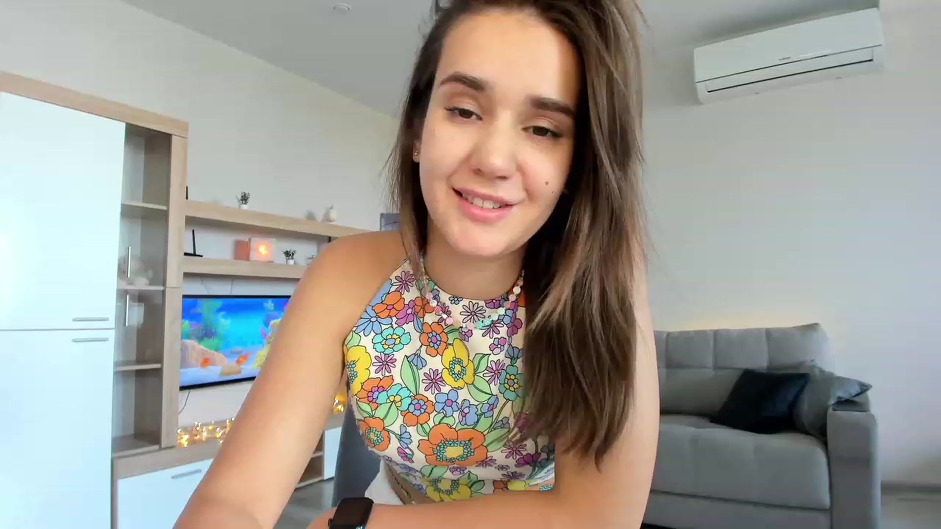 Gallery image thumbnail from Ellies_Smile's myfreecams stream on, 08/29/2023, 12:53 image 15 of 20