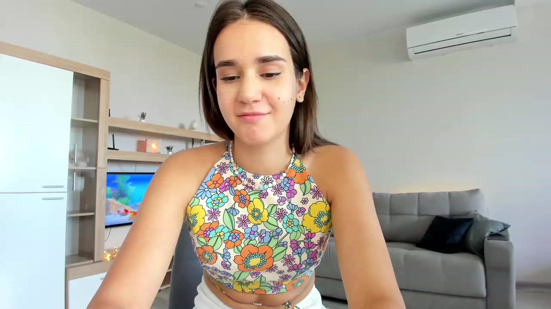 Gallery image thumbnail from Ellies_Smile's myfreecams stream on, 08/29/2023, 12:53 image 11 of 20