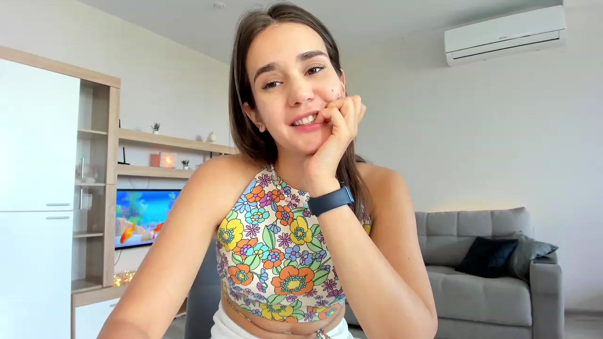 Gallery image thumbnail from Ellies_Smile's myfreecams stream on, 08/29/2023, 12:53 image 12 of 20