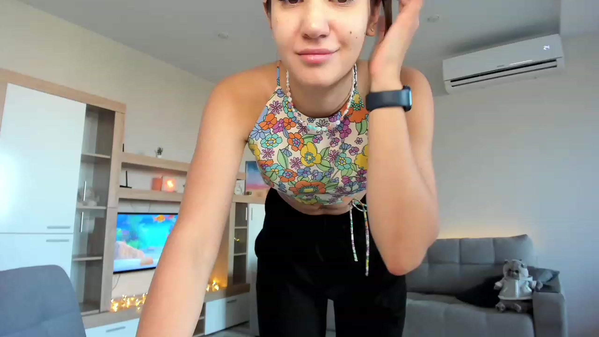 Gallery image thumbnail from Ellies_Smile's myfreecams stream on, 08/29/2023, 15:17 image 12 of 20