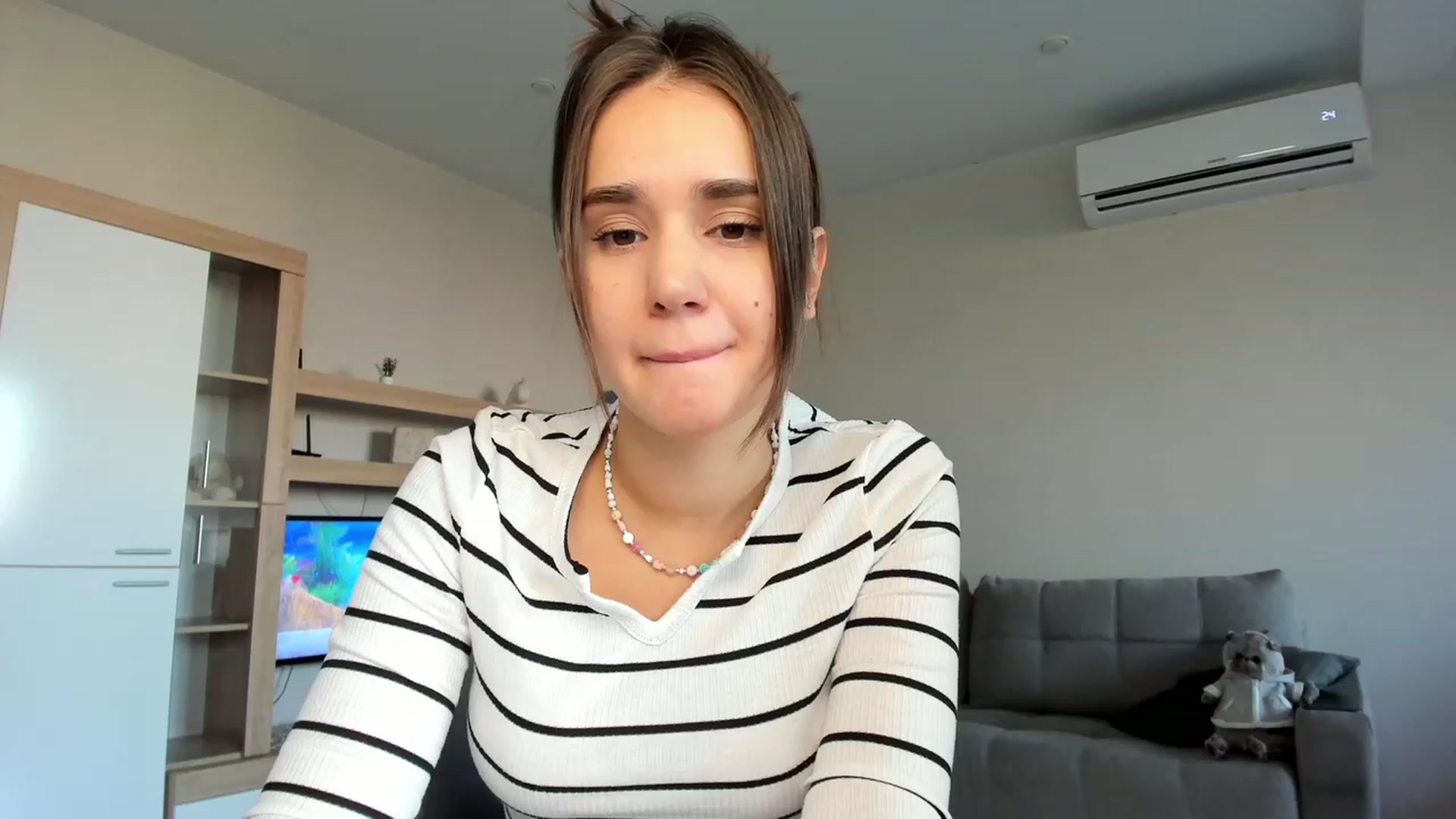 Gallery image thumbnail from Ellies_Smile's myfreecams stream on, 08/29/2023, 15:17 image 17 of 20