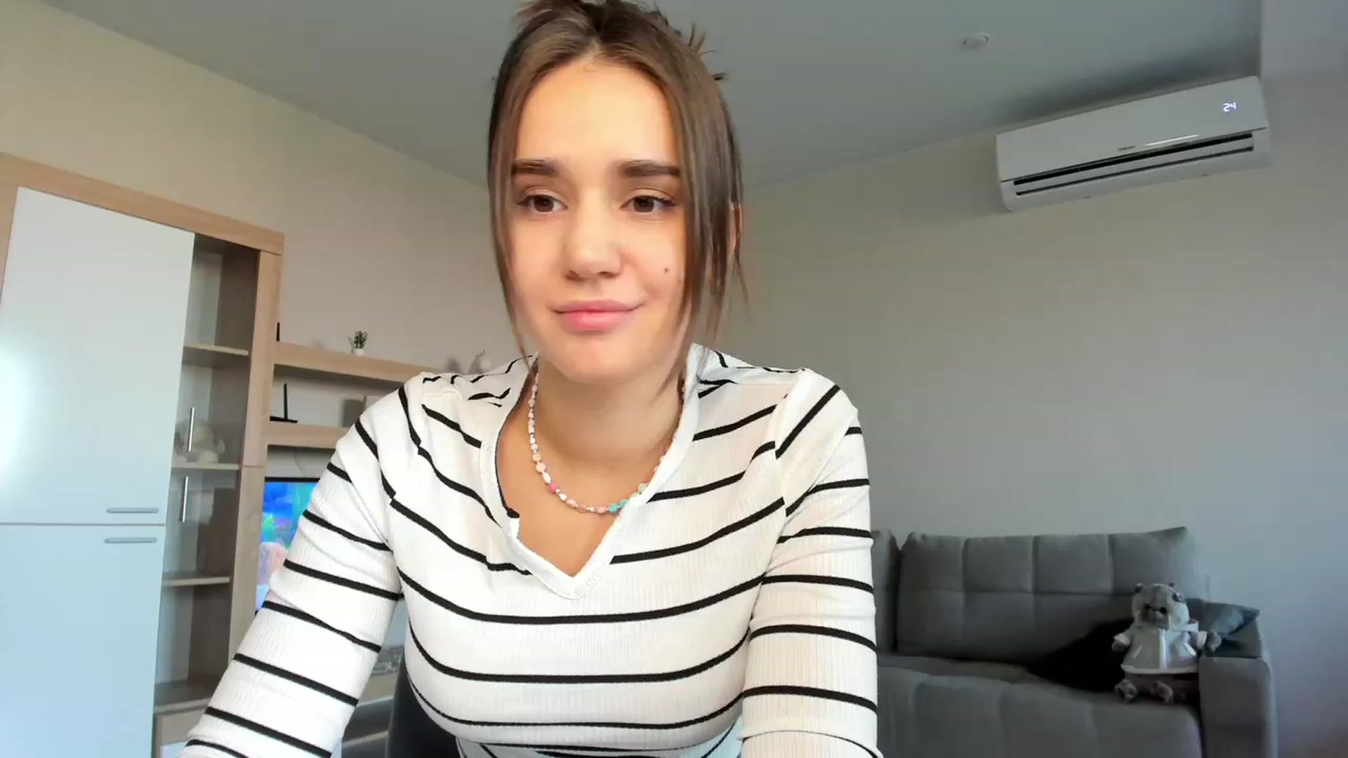 Gallery image thumbnail from Ellies_Smile's myfreecams stream on, 08/29/2023, 15:17 image 16 of 20