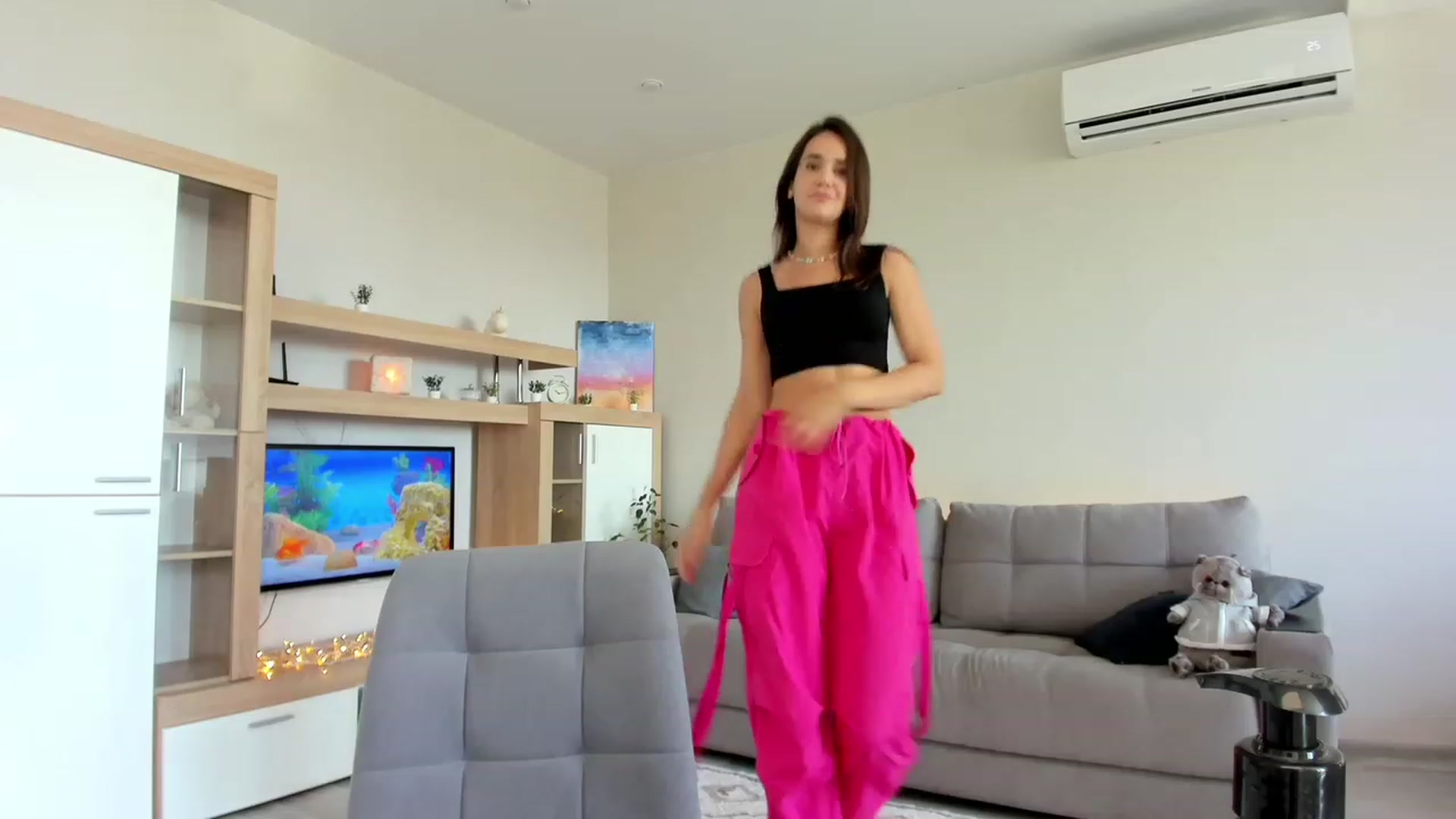 Gallery image thumbnail from Ellies_Smile's myfreecams stream on, 08/31/2023, 09:02 image 16 of 20