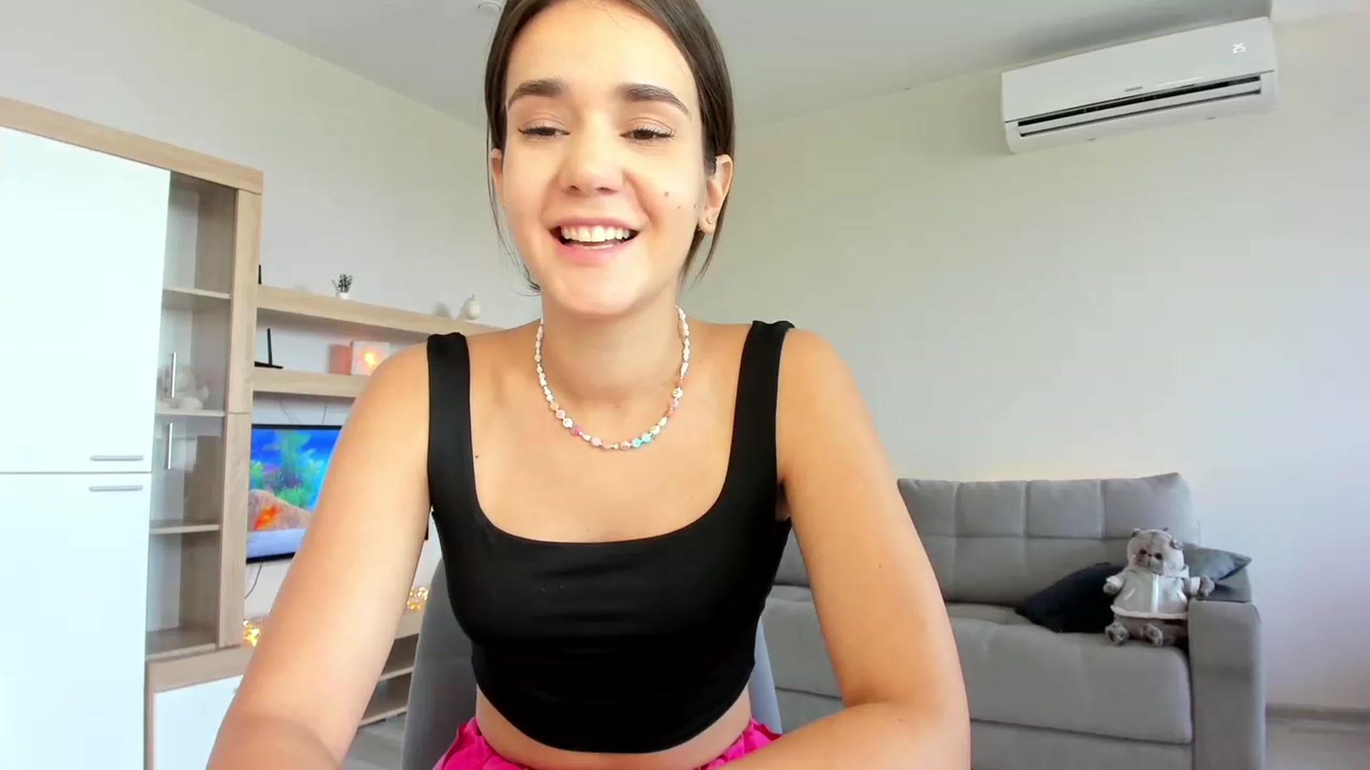 Gallery image thumbnail from Ellies_Smile's myfreecams stream on, 08/31/2023, 09:50 image 10 of 20