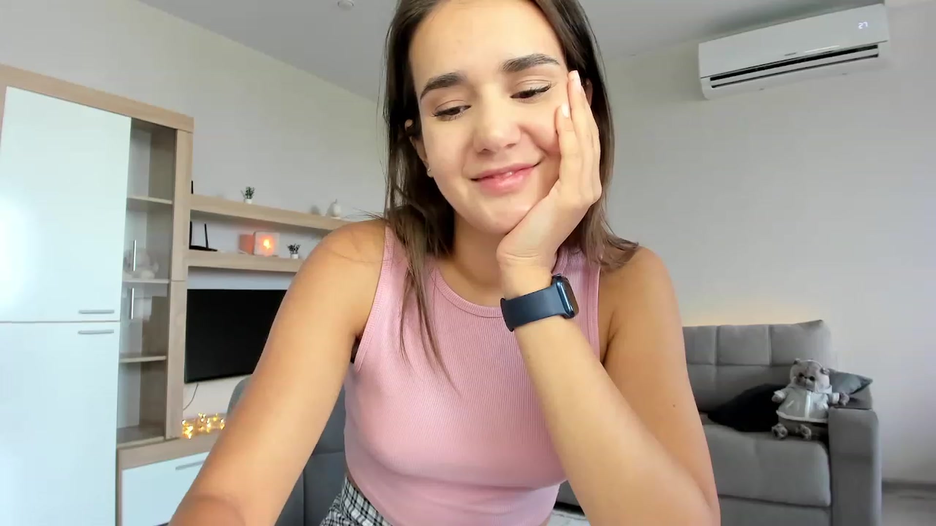 Gallery image thumbnail from Ellies_Smile's myfreecams stream on, 09/19/2023, 11:34 image 7 of 20