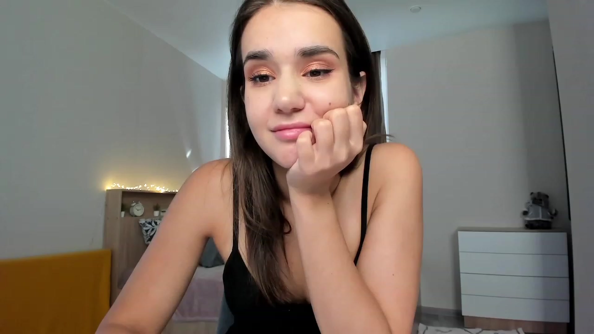Gallery image thumbnail from Ellies_Smile's myfreecams stream on, 09/26/2023, 09:21 image 12 of 20