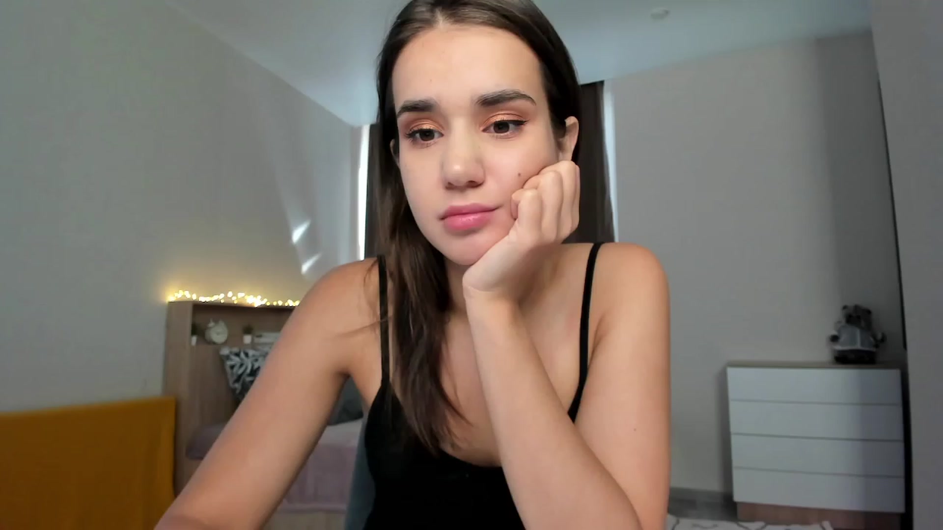 Gallery image thumbnail from Ellies_Smile's myfreecams stream on, 09/26/2023, 09:21 image 8 of 20