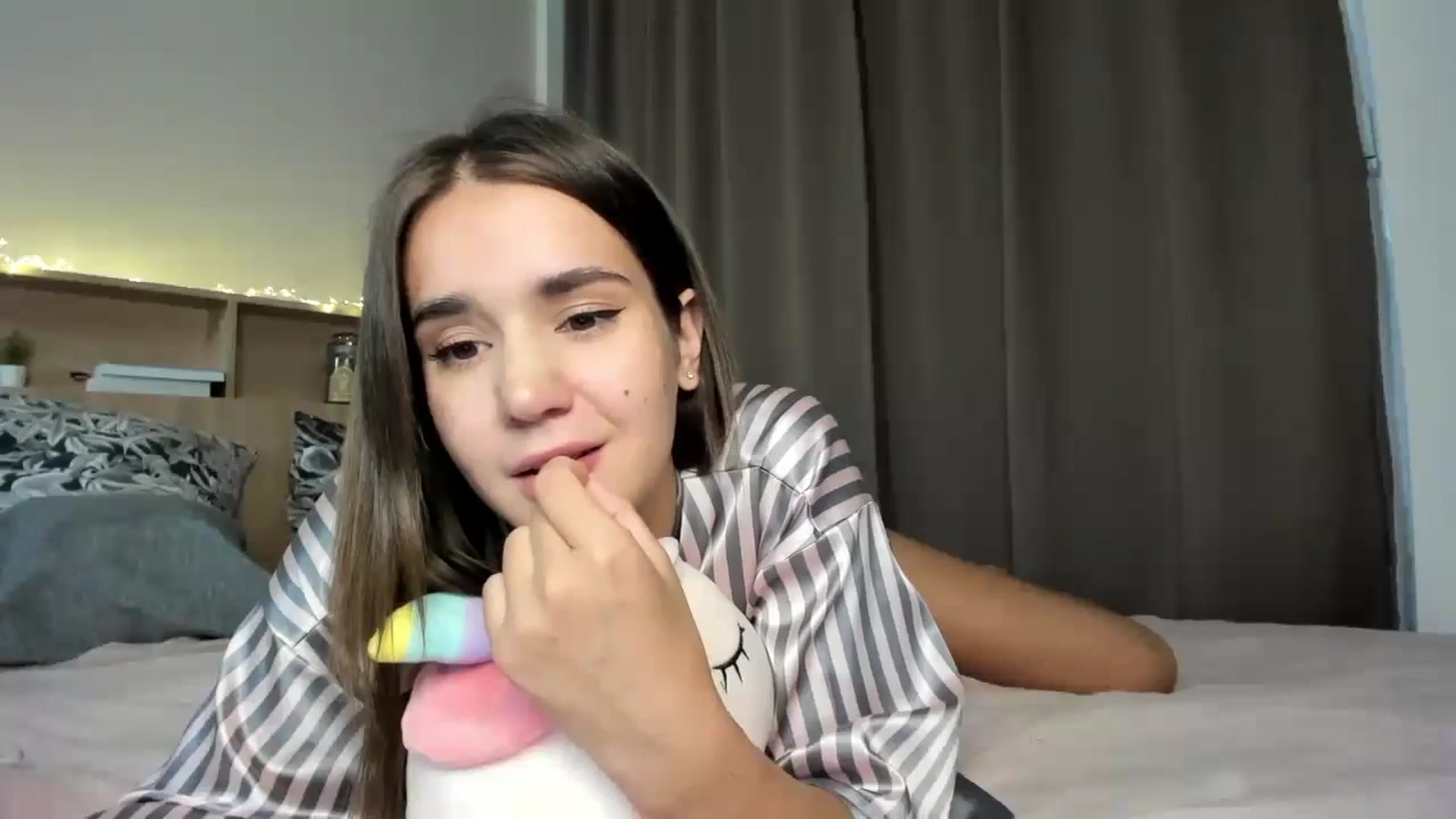 Gallery image thumbnail from Ellies_Smile's myfreecams stream on, 09/28/2023, 14:55 image 19 of 20