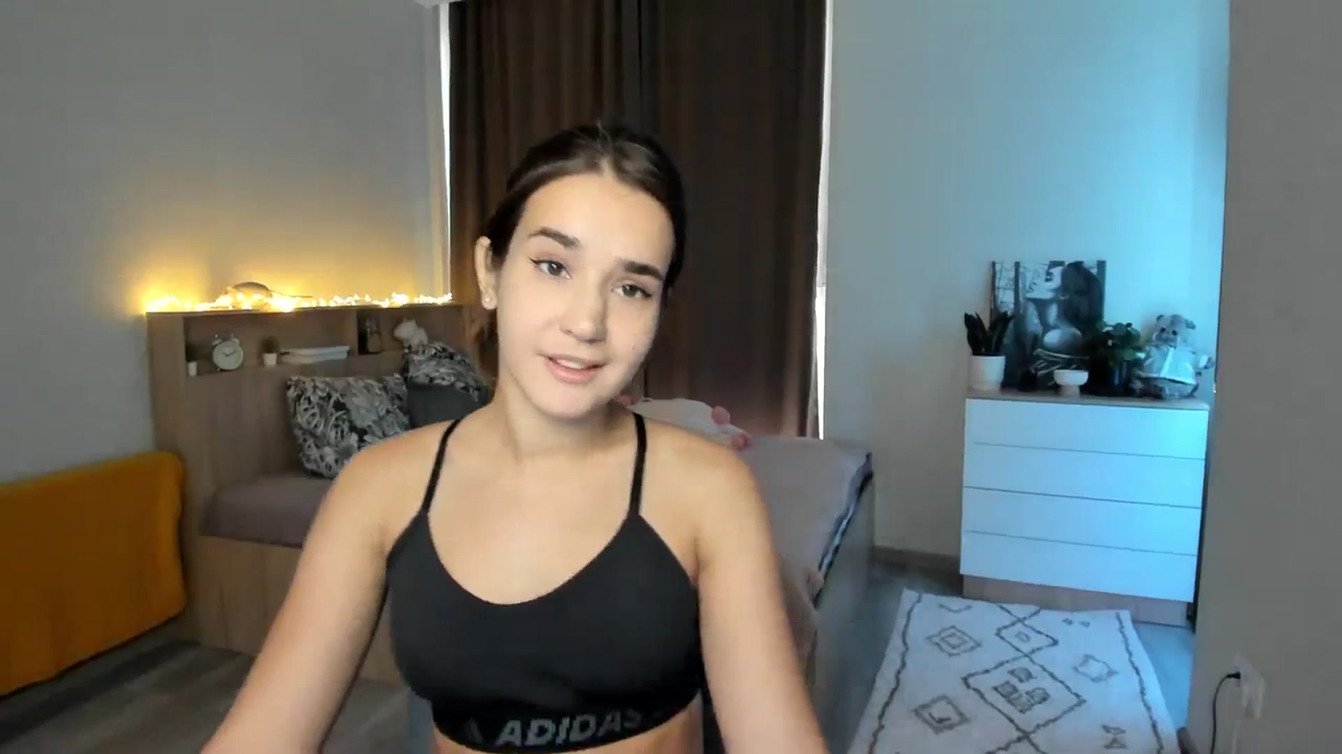 Gallery image thumbnail from Ellies_Smile's myfreecams stream on, 10/19/2023, 11:27 image 16 of 20