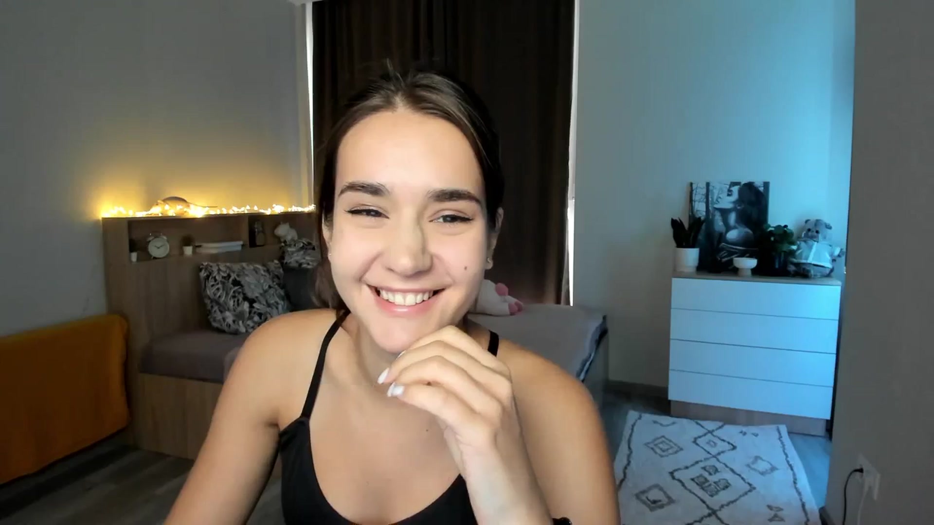 Gallery image thumbnail from Ellies_Smile's myfreecams stream on, 10/19/2023, 11:27 image 11 of 20