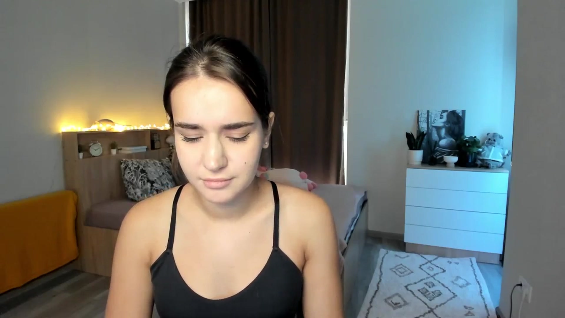 Gallery image thumbnail from Ellies_Smile's myfreecams stream on, 10/19/2023, 11:27 image 13 of 20