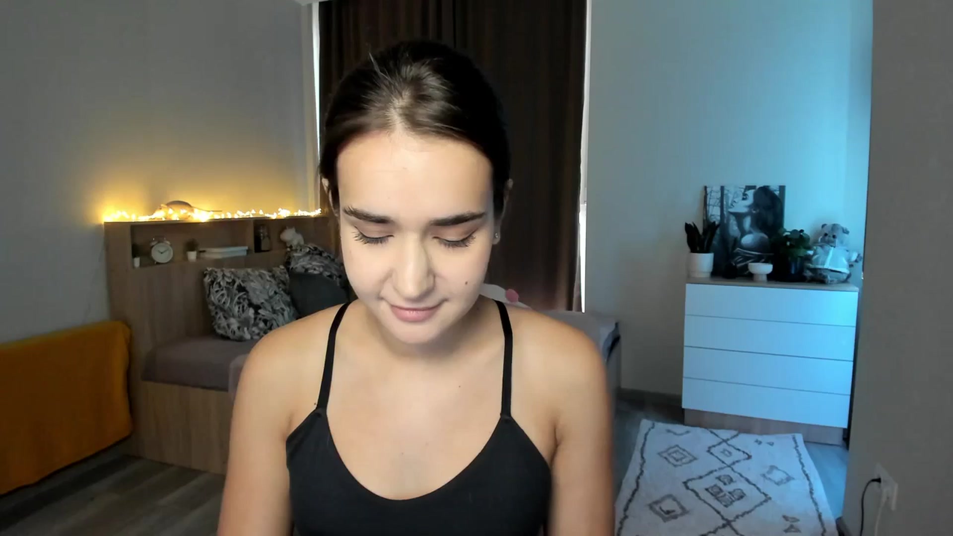 Gallery image thumbnail from Ellies_Smile's myfreecams stream on, 10/19/2023, 11:27 image 15 of 20