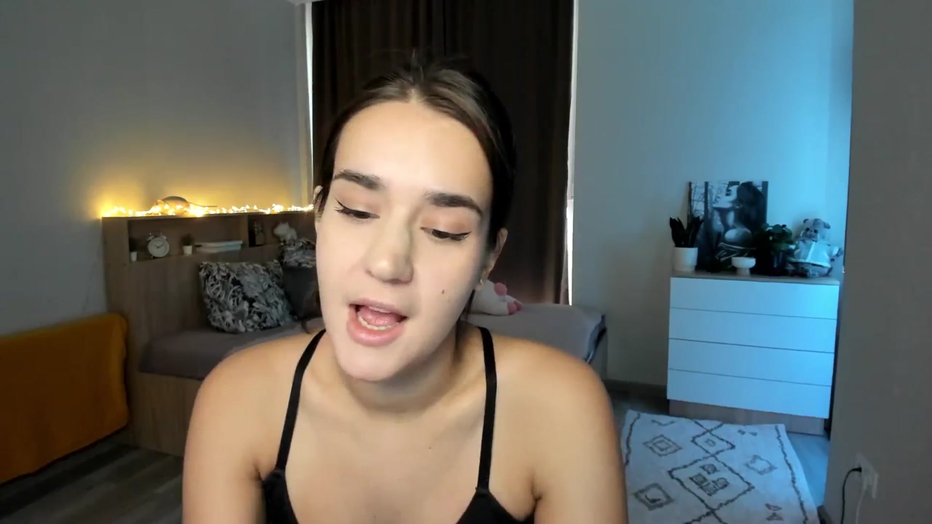 Gallery image thumbnail from Ellies_Smile's myfreecams stream on, 10/19/2023, 11:27 image 7 of 20