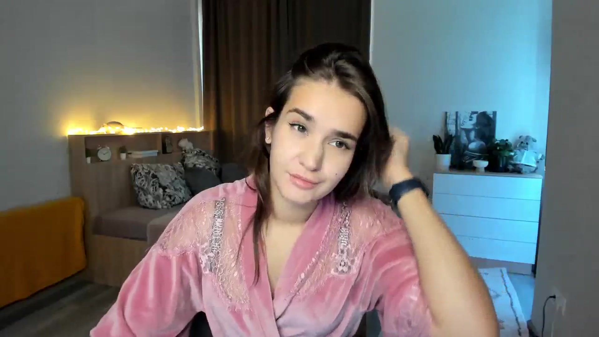 Gallery image thumbnail from Ellies_Smile's myfreecams stream on, 10/19/2023, 12:58 image 17 of 20