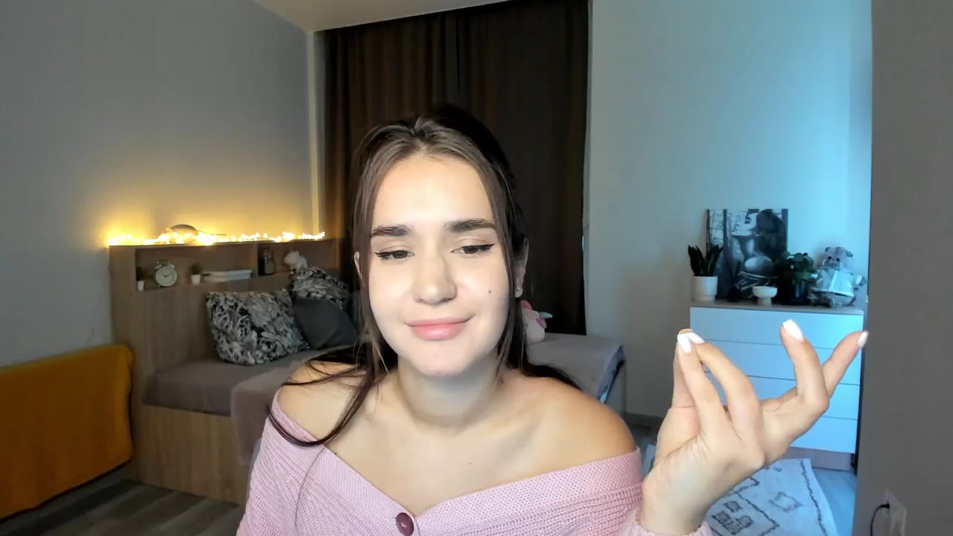 Gallery image thumbnail from Ellies_Smile's myfreecams stream on, 10/20/2023, 13:44 image 19 of 20