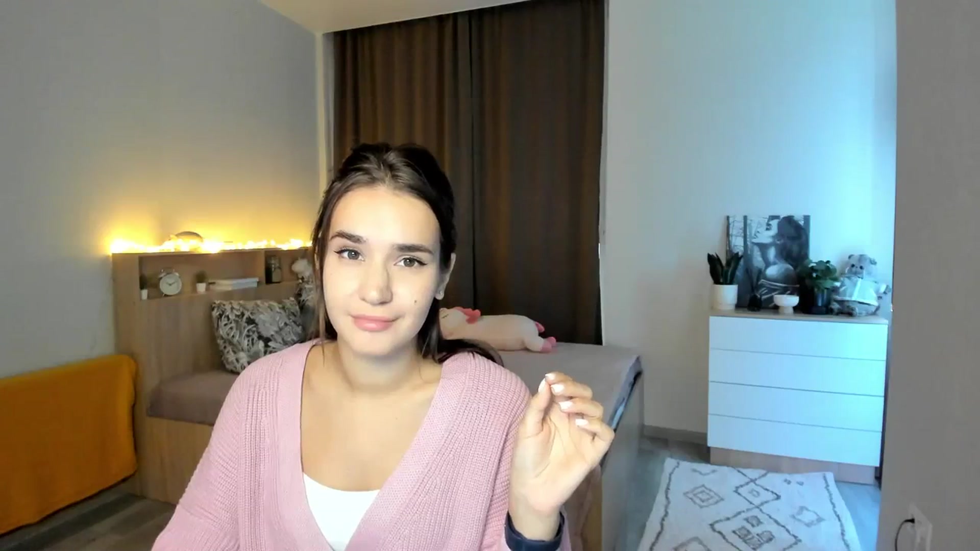 Gallery image thumbnail from Ellies_Smile's myfreecams stream on, 10/20/2023, 13:44 image 8 of 20