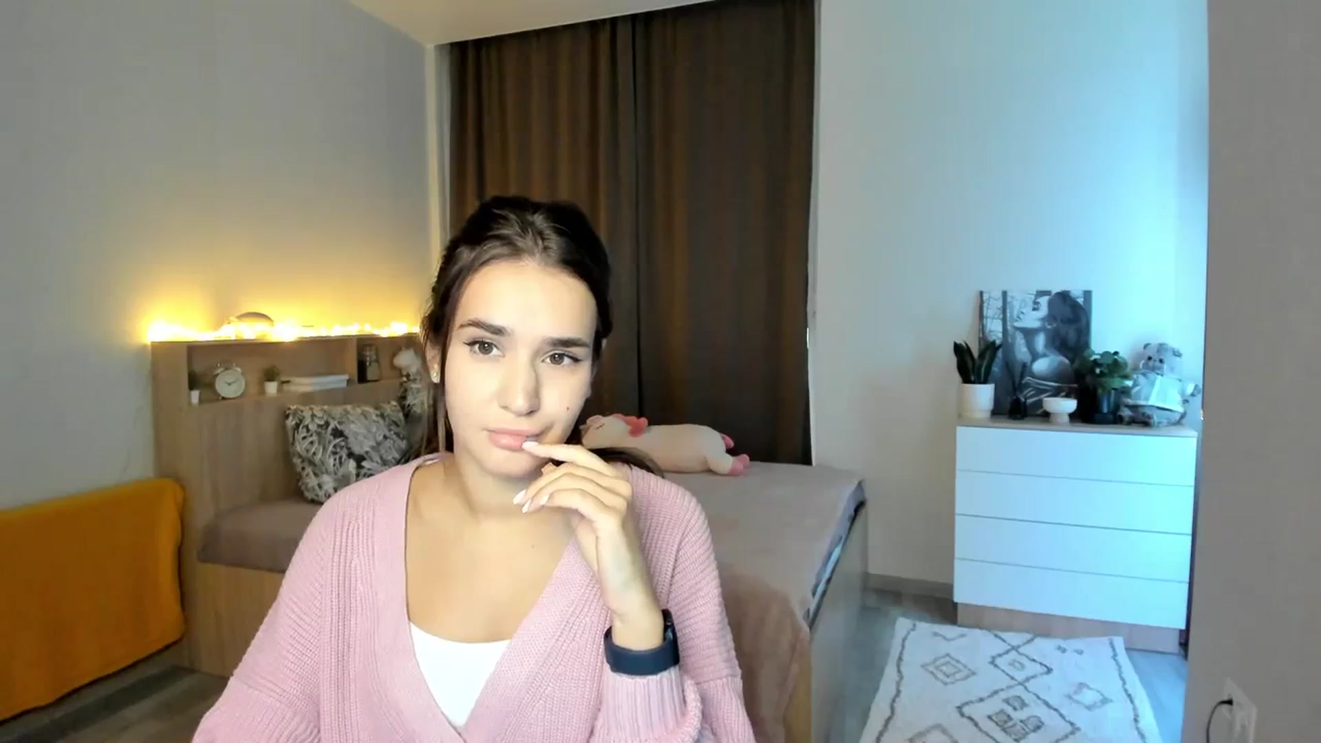 Gallery image thumbnail from Ellies_Smile's myfreecams stream on, 10/20/2023, 13:44 image 7 of 20