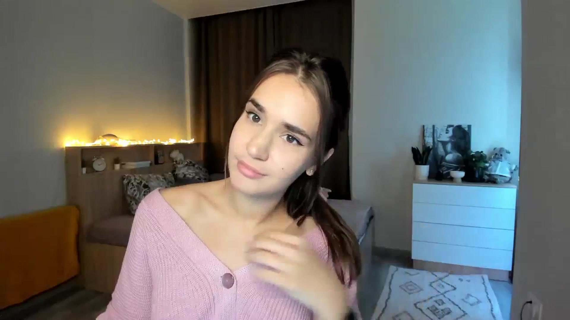 Gallery image thumbnail from Ellies_Smile's myfreecams stream on, 10/20/2023, 14:15 image 10 of 20