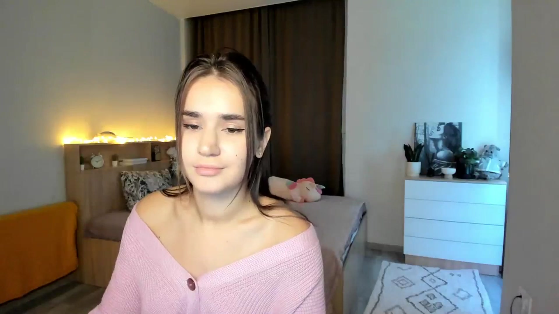 Gallery image thumbnail from Ellies_Smile's myfreecams stream on, 10/20/2023, 14:15 image 4 of 20