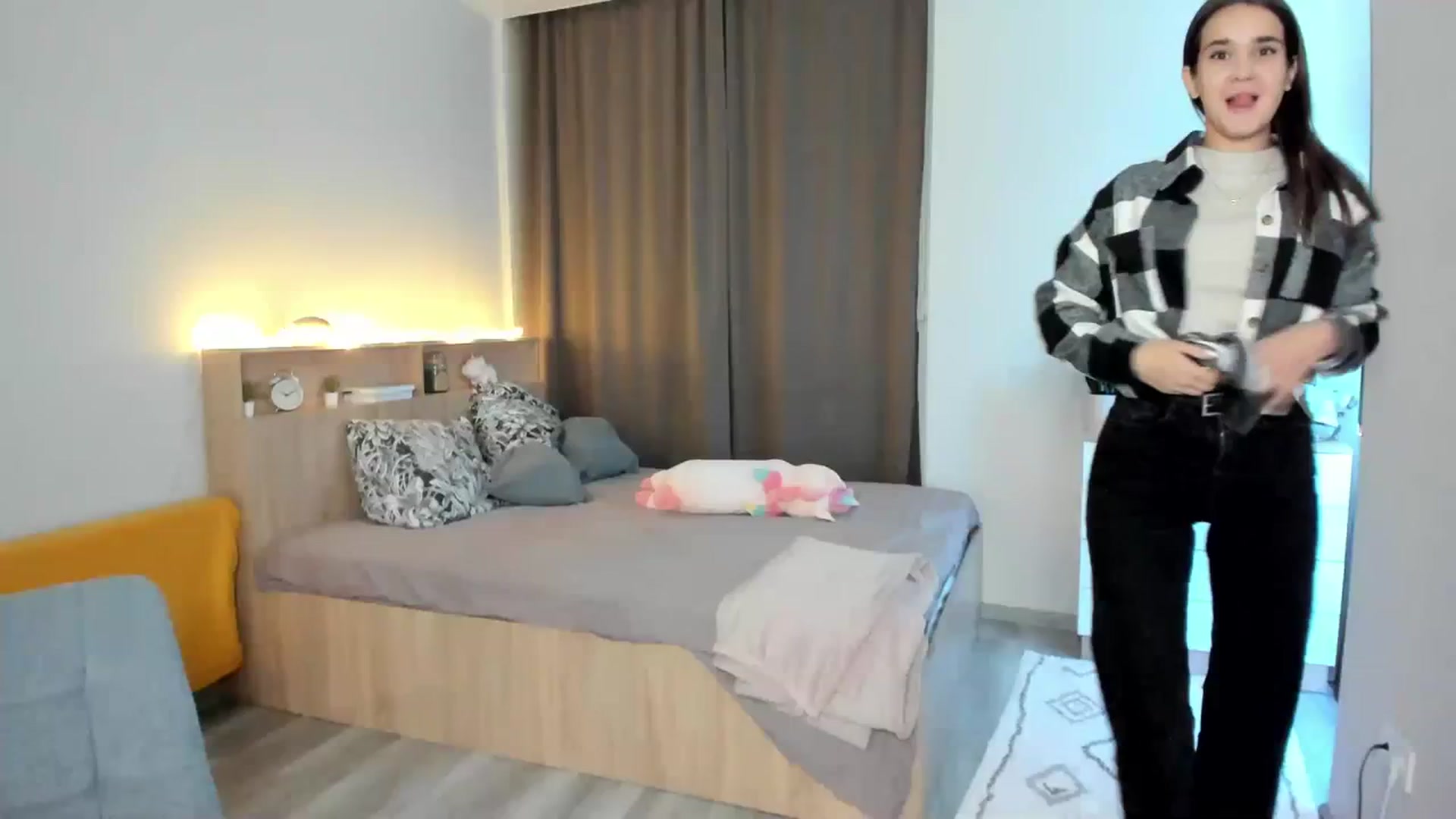 Gallery image thumbnail from Ellies_Smile's myfreecams stream on, 10/23/2023, 16:16 image 2 of 20