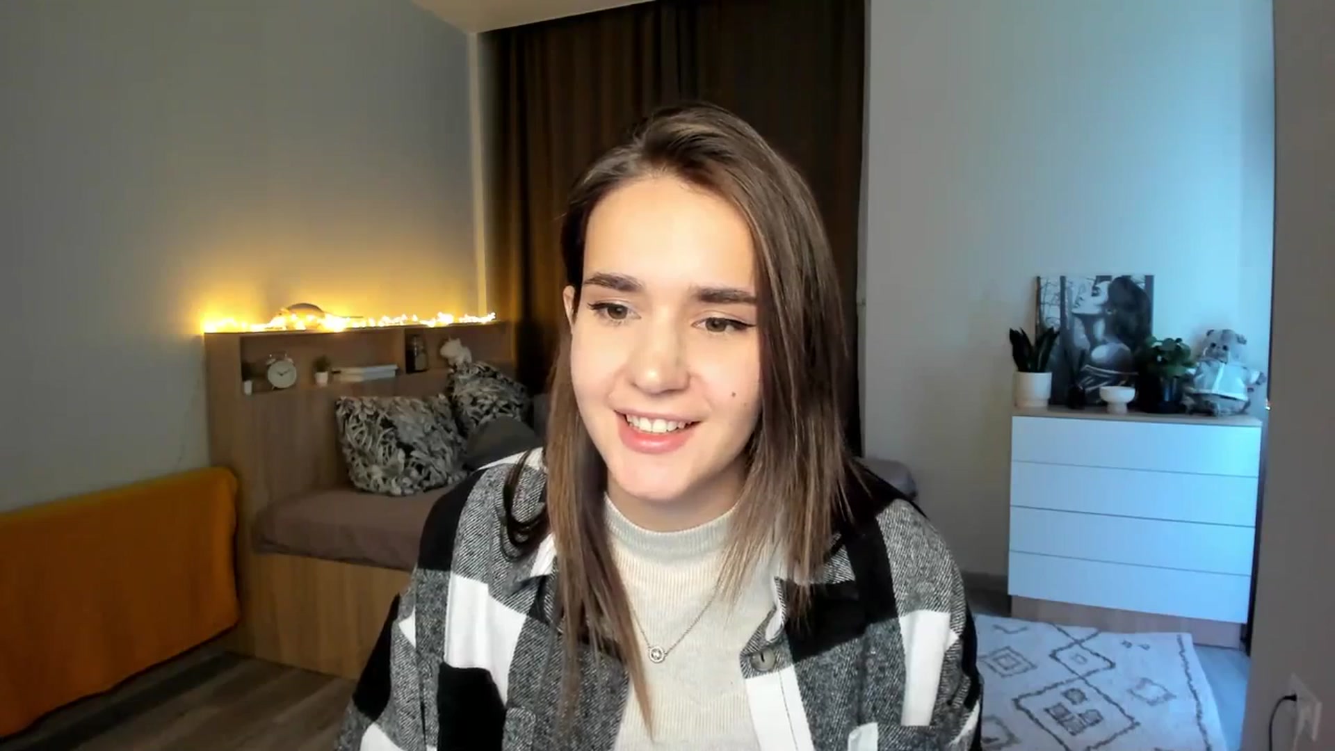 Gallery image thumbnail from Ellies_Smile's myfreecams stream on, 10/23/2023, 16:16 image 6 of 20