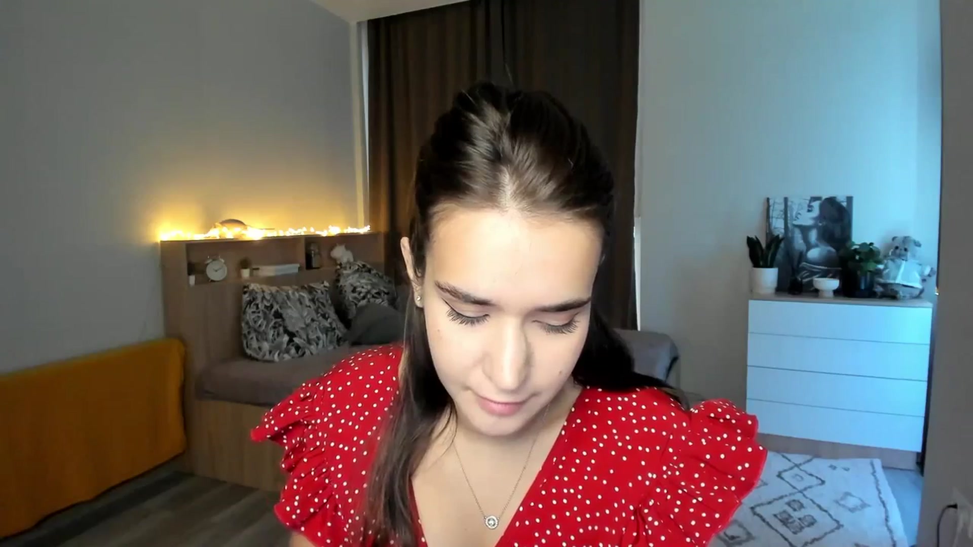 Gallery image thumbnail from Ellies_Smile's myfreecams stream on, 10/24/2023, 11:41 image 16 of 20