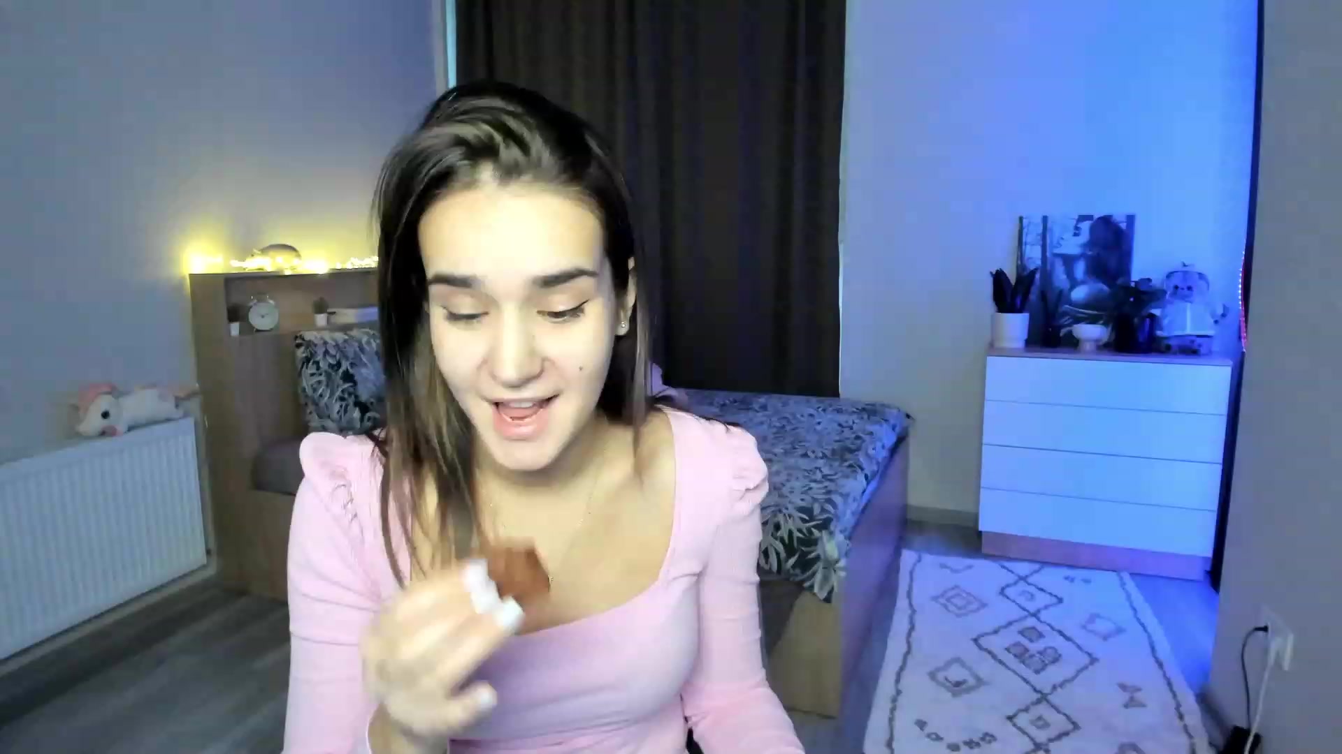 Gallery image thumbnail from Ellies_Smile's myfreecams stream on, 11/14/2023, 11:53 image 12 of 20
