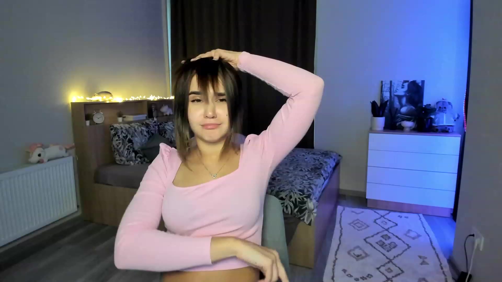 Gallery image thumbnail from Ellies_Smile's myfreecams stream on, 11/14/2023, 12:12 image 1 of 20