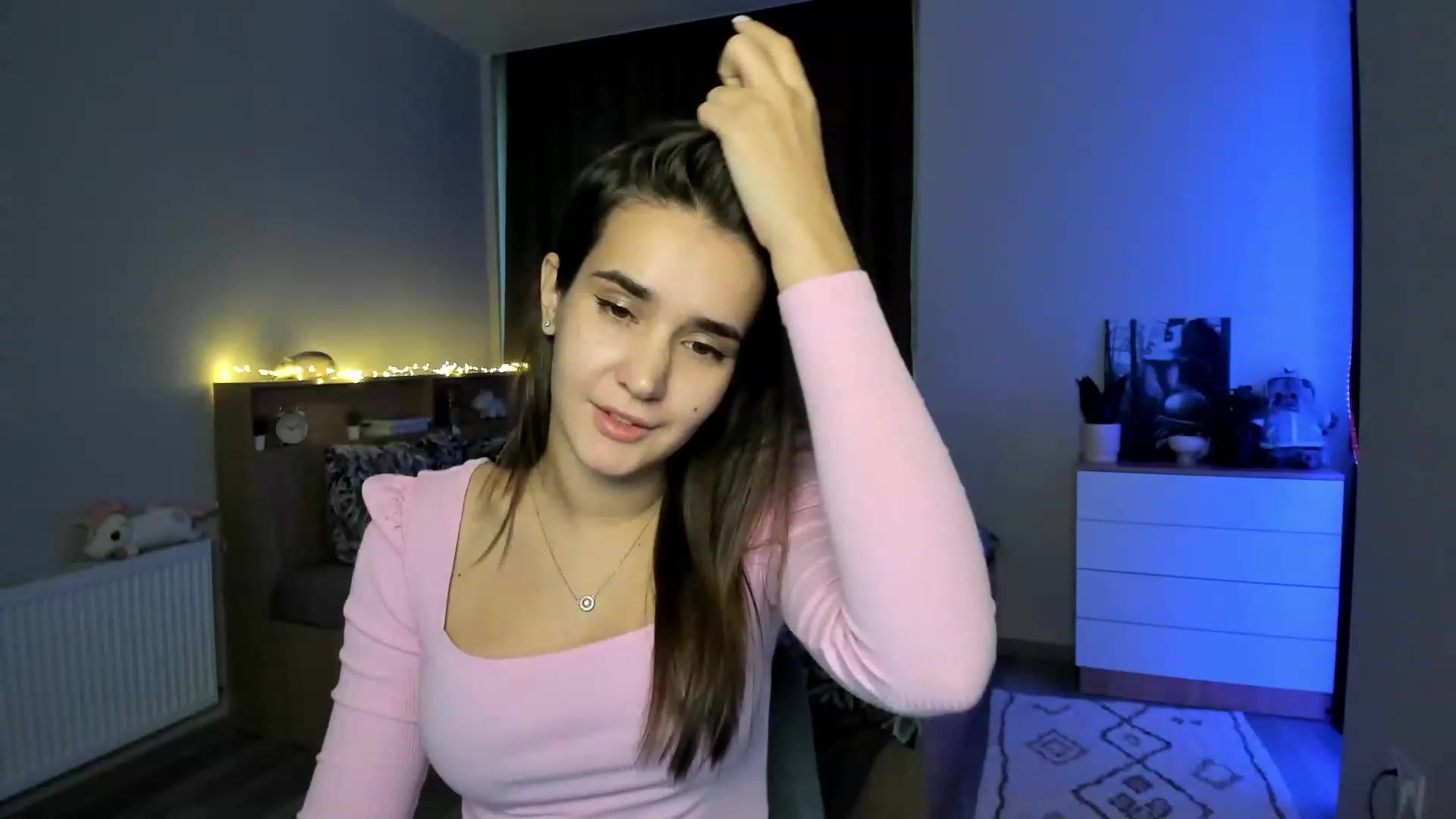 Gallery image thumbnail from Ellies_Smile's myfreecams stream on, 11/14/2023, 12:12 image 15 of 20
