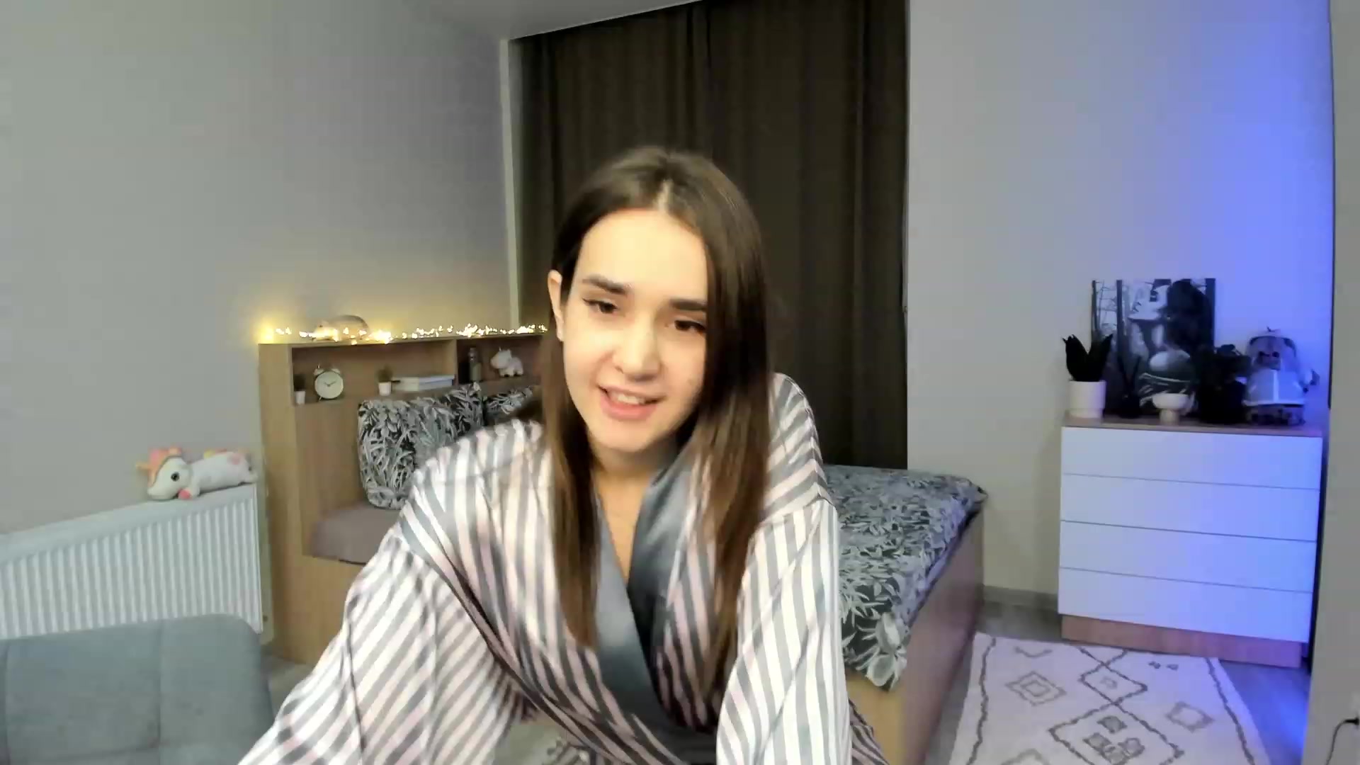 Gallery image thumbnail from Ellies_Smile's myfreecams stream on, 11/21/2023, 14:20 image 12 of 20