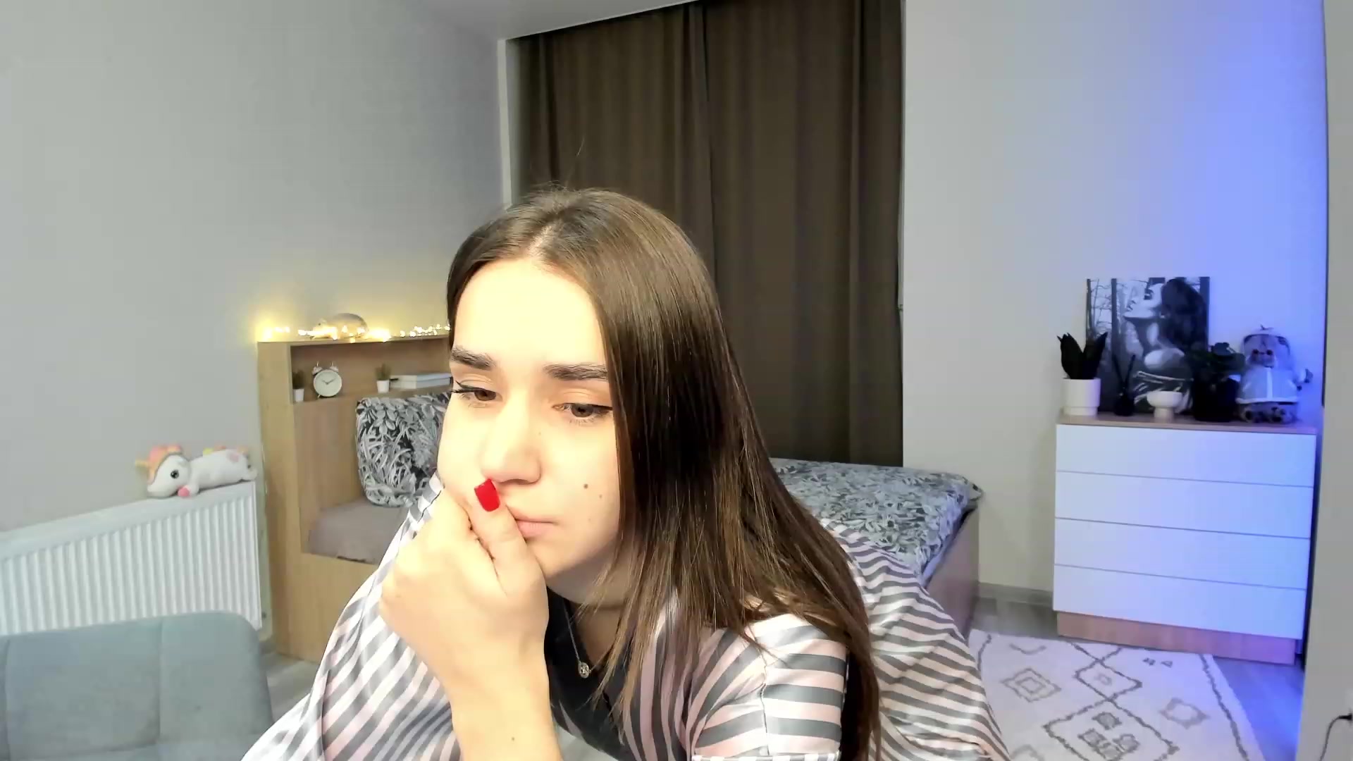 Gallery image thumbnail from Ellies_Smile's myfreecams stream on, 11/21/2023, 14:20 image 15 of 20