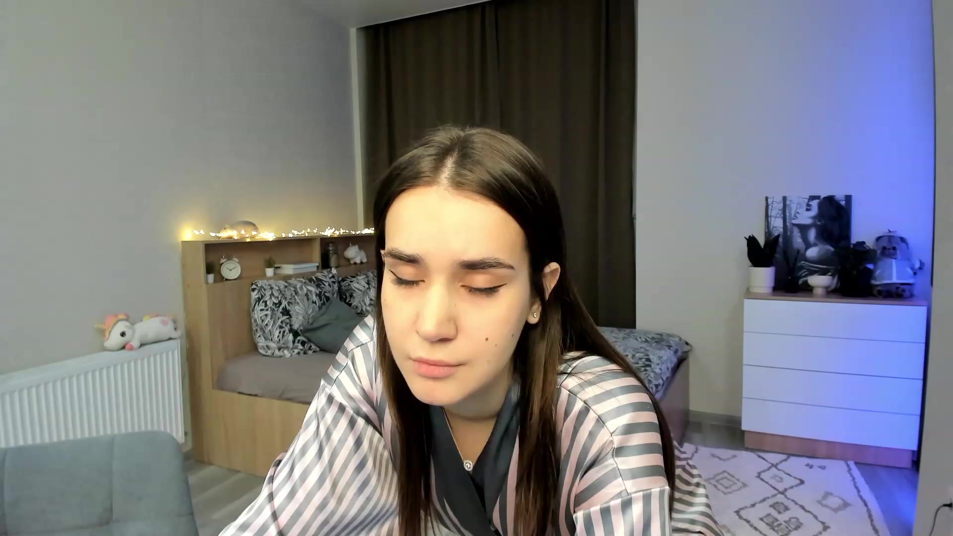 Gallery image thumbnail from Ellies_Smile's myfreecams stream on, 11/21/2023, 14:20 image 17 of 20