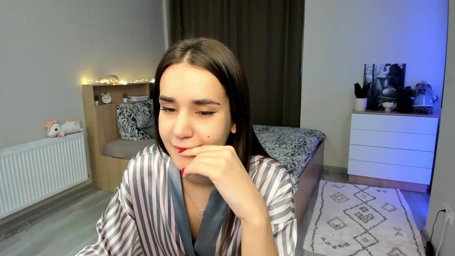 Gallery image thumbnail from Ellies_Smile's myfreecams stream on, 11/21/2023, 14:20 image 3 of 20