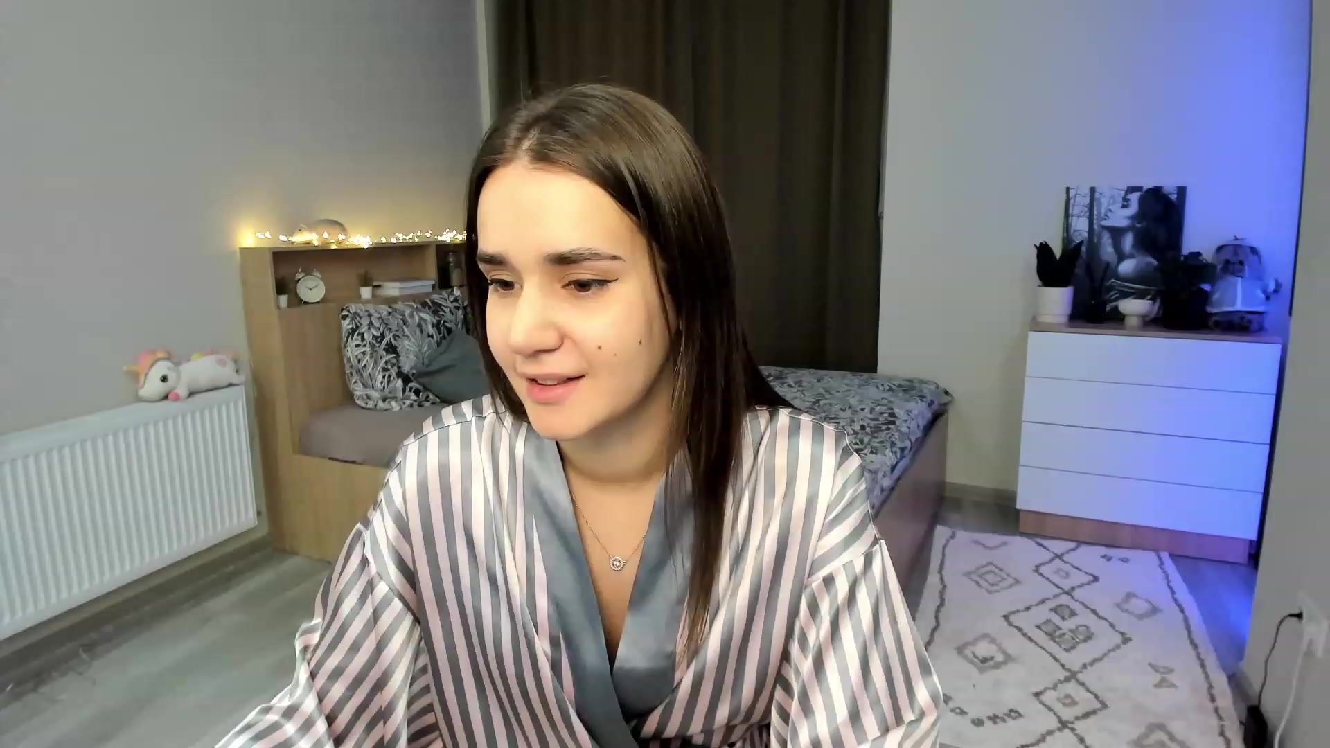 Gallery image thumbnail from Ellies_Smile's myfreecams stream on, 11/21/2023, 14:20 image 7 of 20